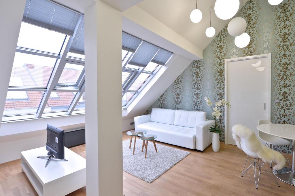 Designer Loft Wenceslas Sq room 5